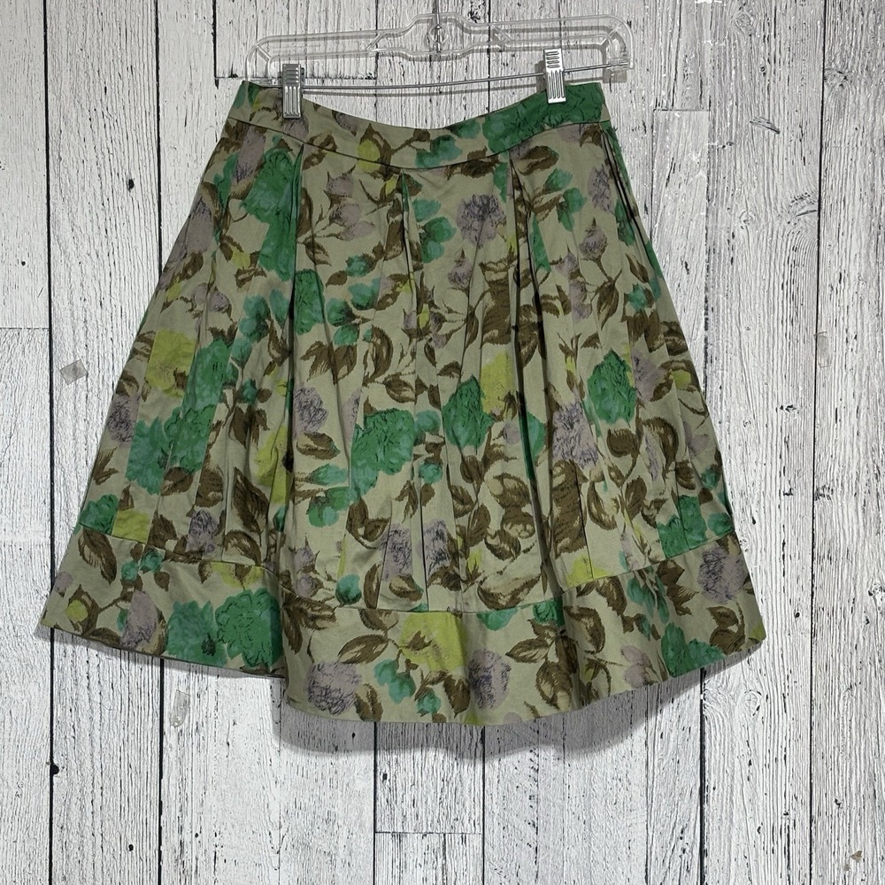 odille Anthropologie Winters Green Floral Pleated Skirt Size 0 Side Side Zipper